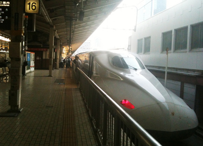 東京駅に停車する「東海道新幹線N700系」