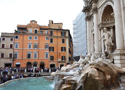 イタリア・ローマの「トレビの泉」