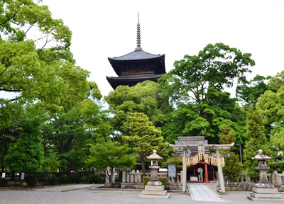 新幹線からも見える京都のシンボル「東寺」